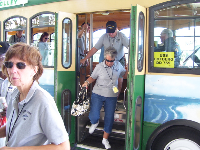 Trolley arriving at the Museum